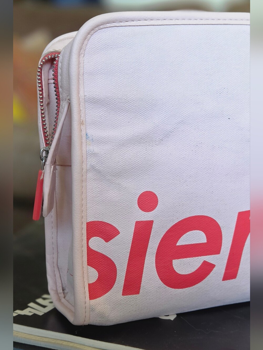 Glossier Beauty Bag - Pink Waxed Canvas - Picture 4 of 10